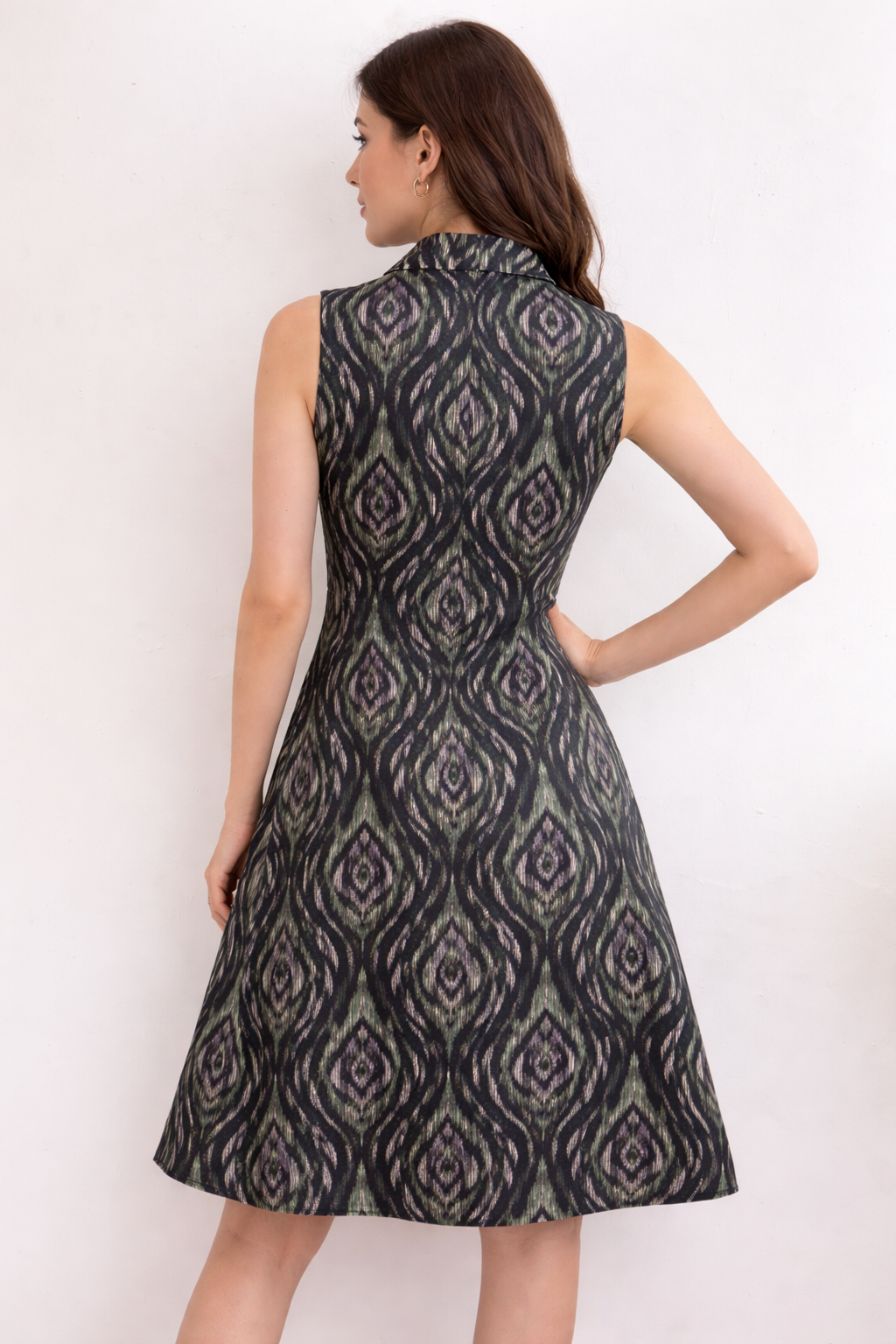 Women’s Black Ikat Print Sleeveless Collared A-Line Dress